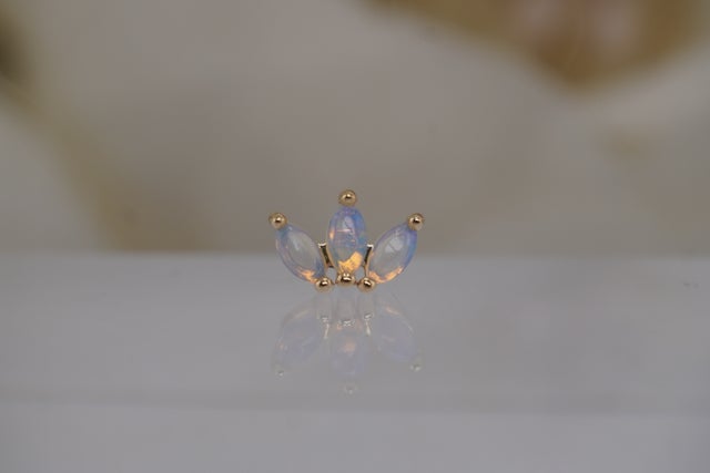 Threadless Opals in Gold