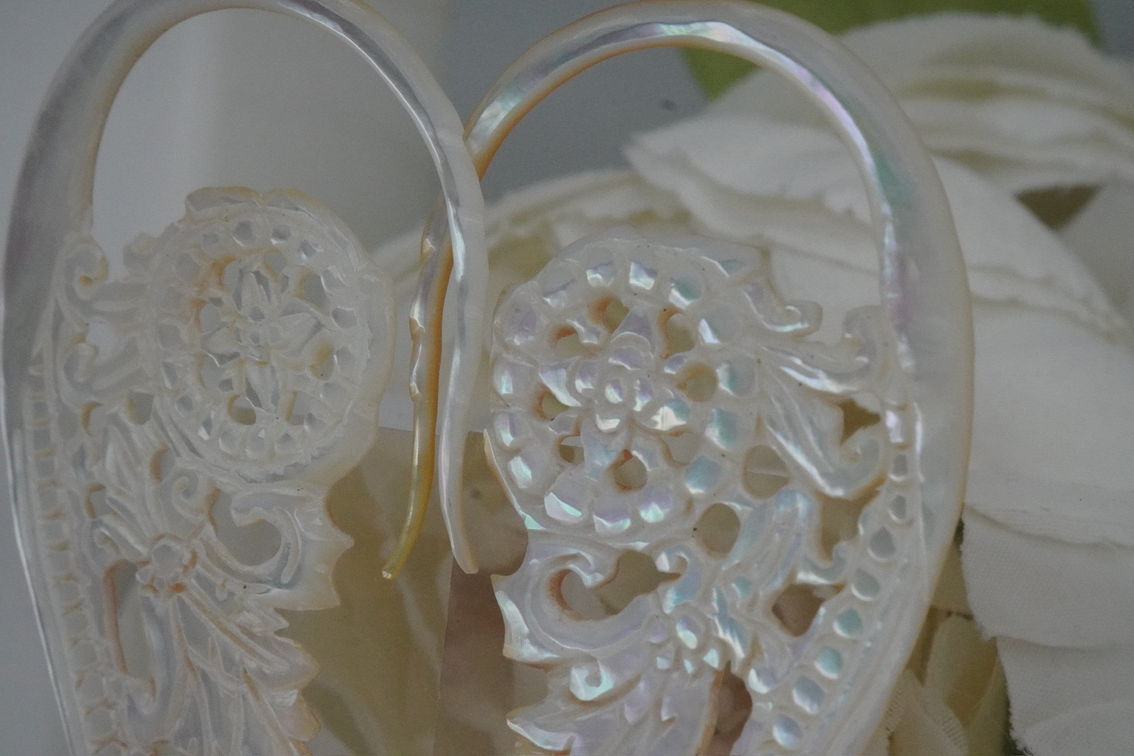 Shell Filigree Star Hangers