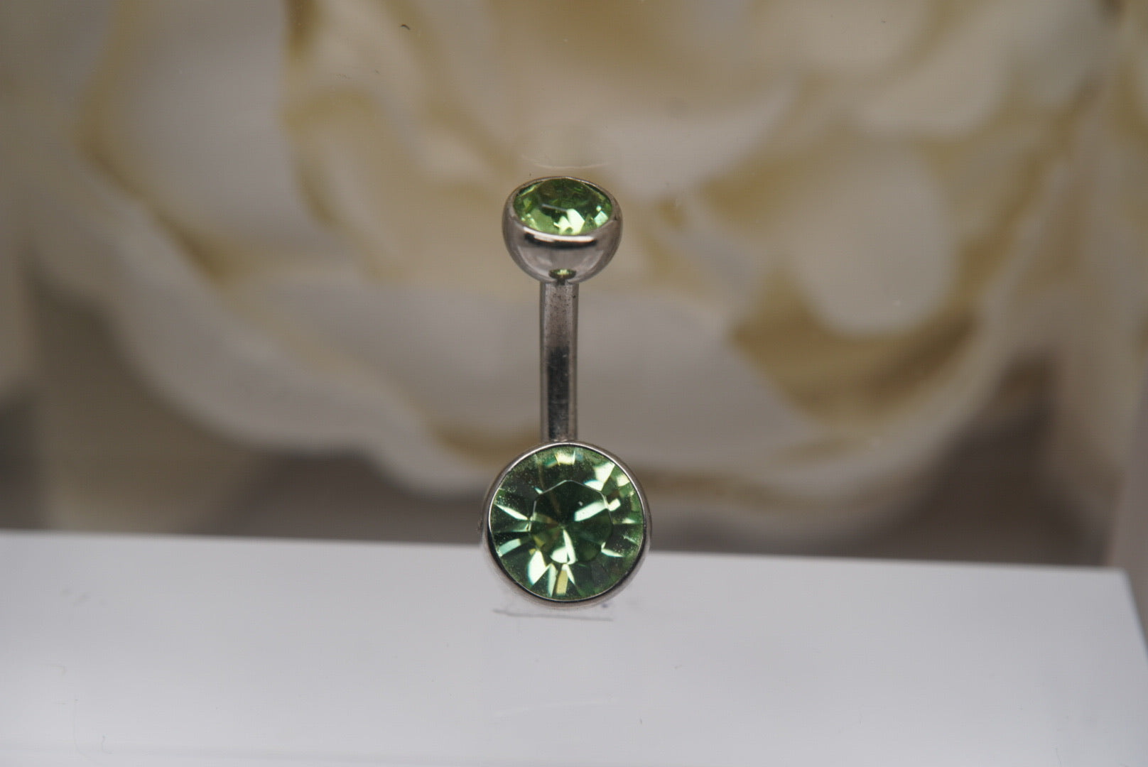 Paradise Green Crystal Navel in a Bezel Setting (4mm/6mm)