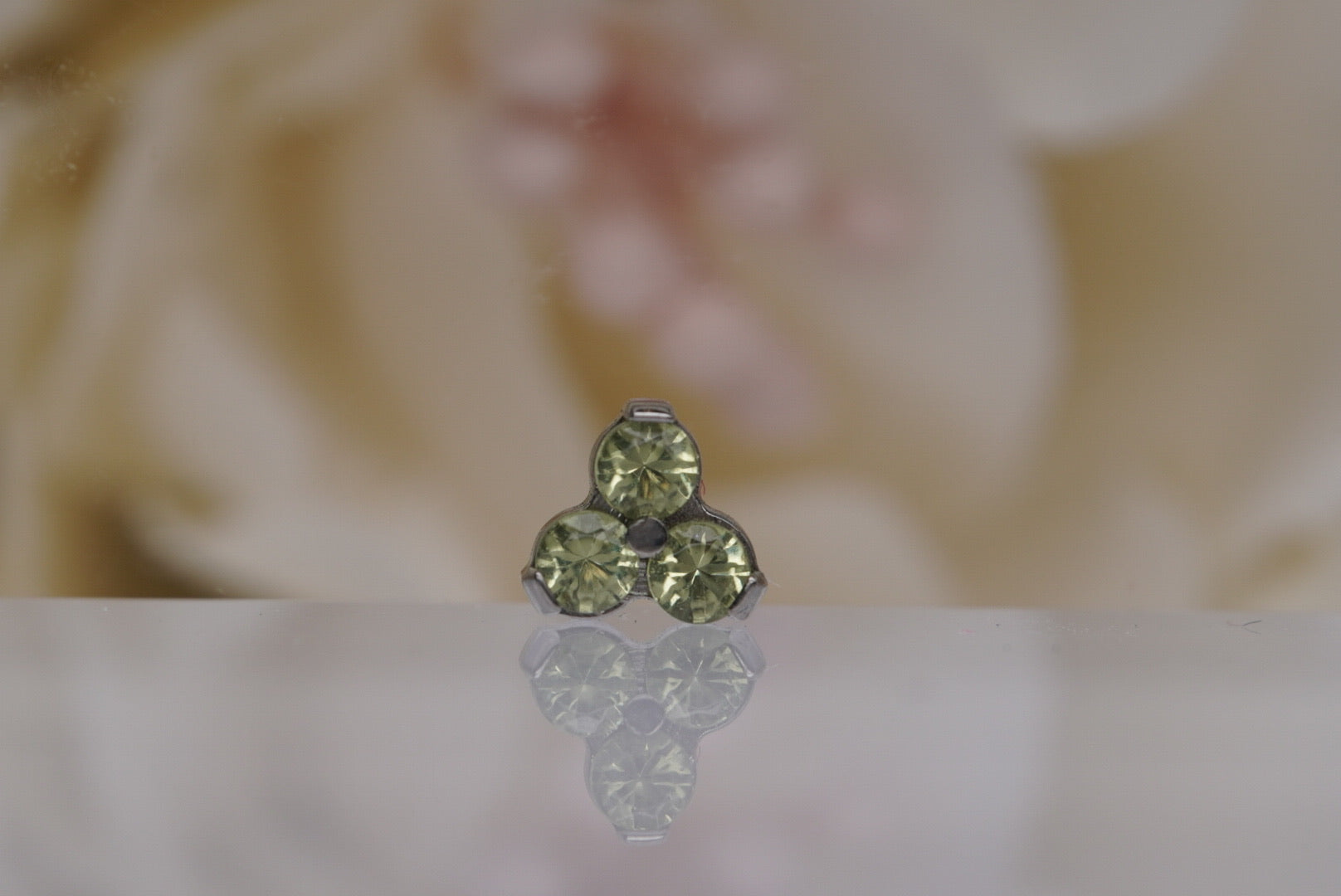 Trinity- 3mm (Peridot)-12/14g