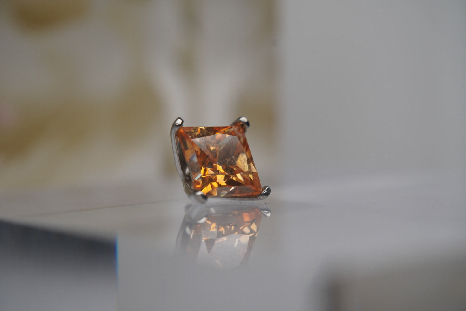 Princess Cut 16g/18g- Amber Crystal