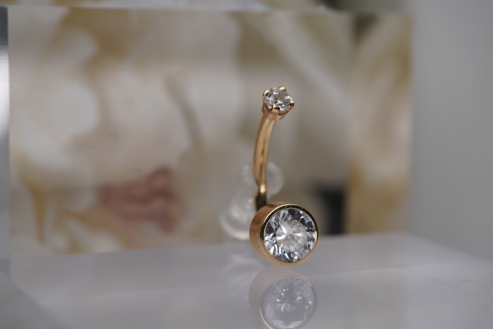 6mm Bezel Navel in Yellow Gold