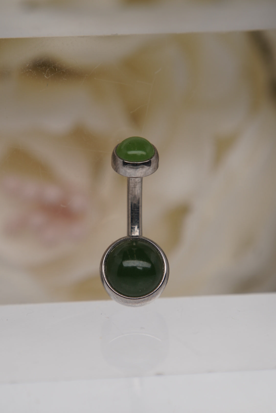 Jade Navel in a Bezel Setting (4mm/6mm)
