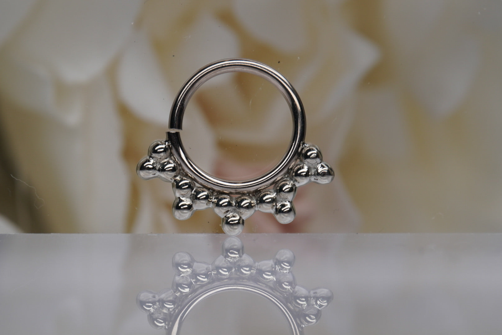 Sabrina Seamless Ring-18g