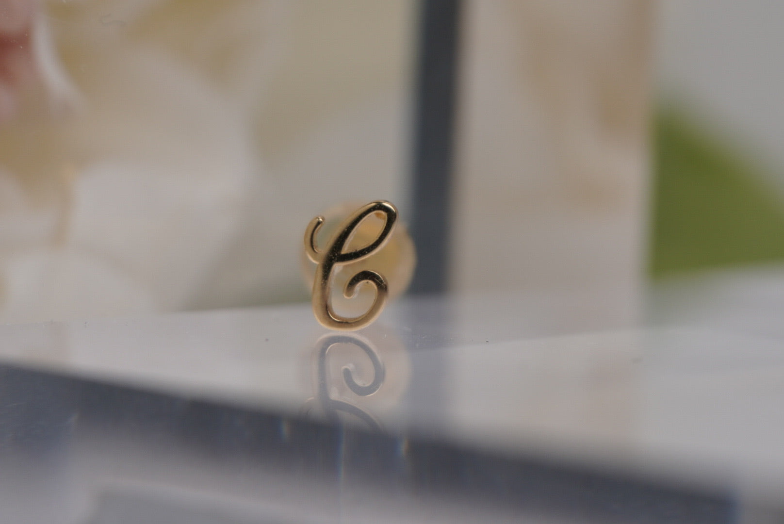 Letter "C" Nostril Screw in Yellow Gold
