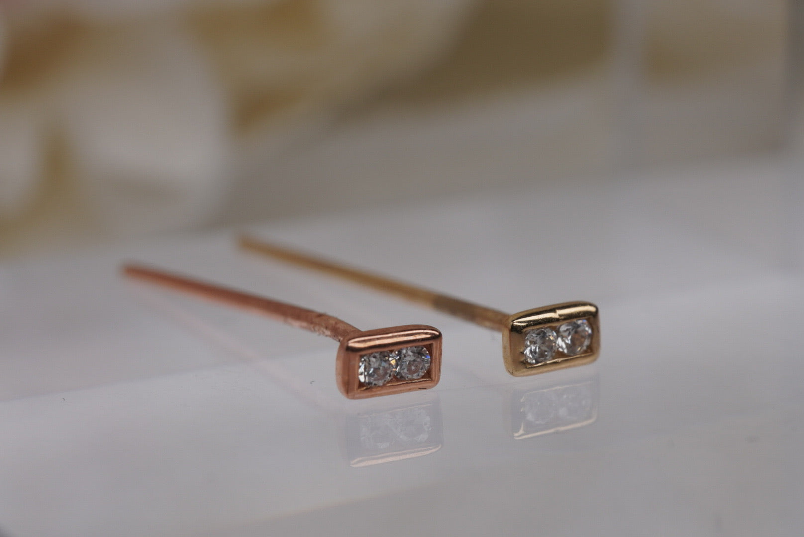 2-Gem Channel Nostril Screw in Gold