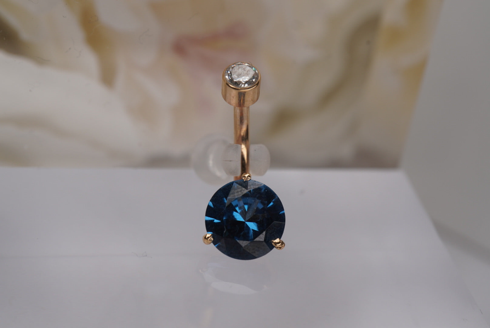Topaz Blue Crystal in Yellow Gold Navel