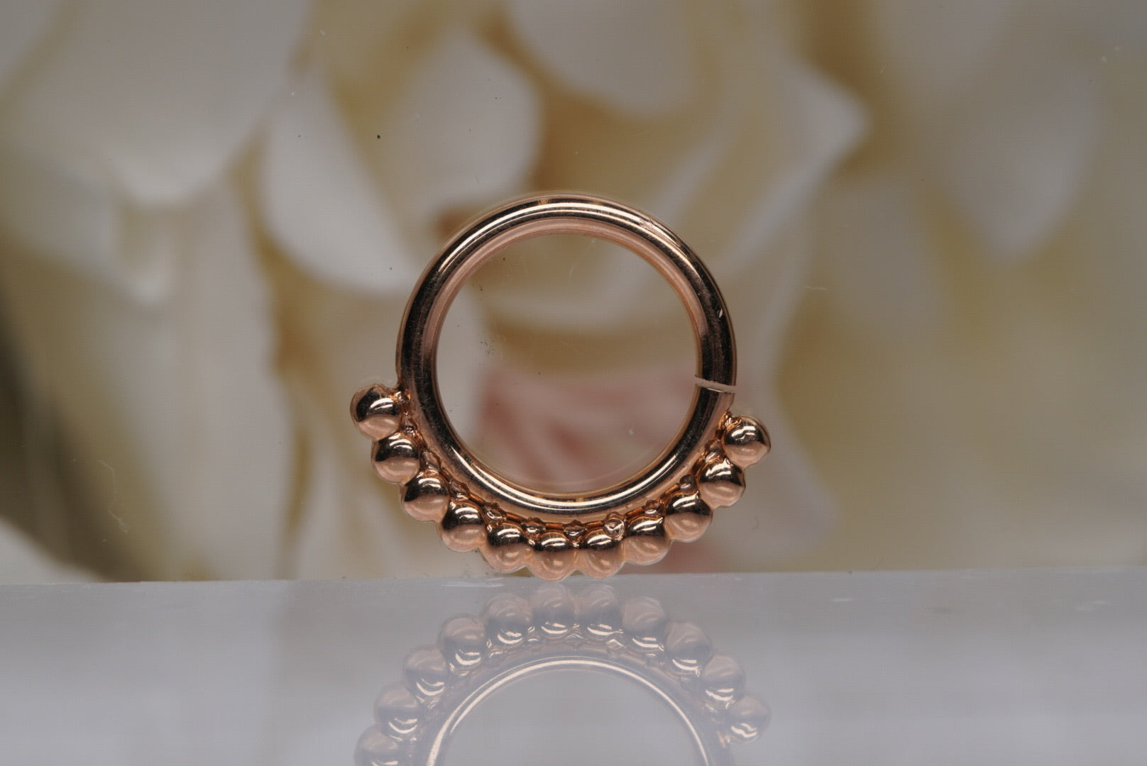 Vaughn Seamless Ring in Gold- 20g