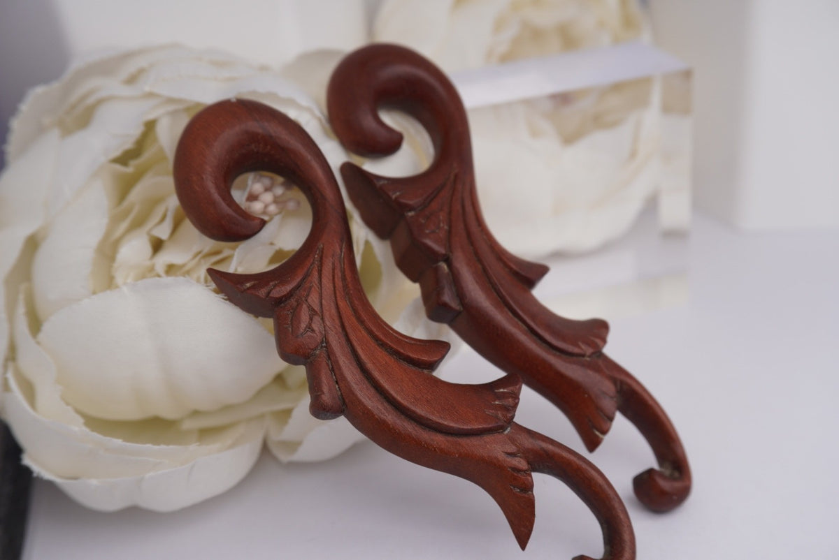 Close up photo of Carved Wood Hangers 0000g showing texture
