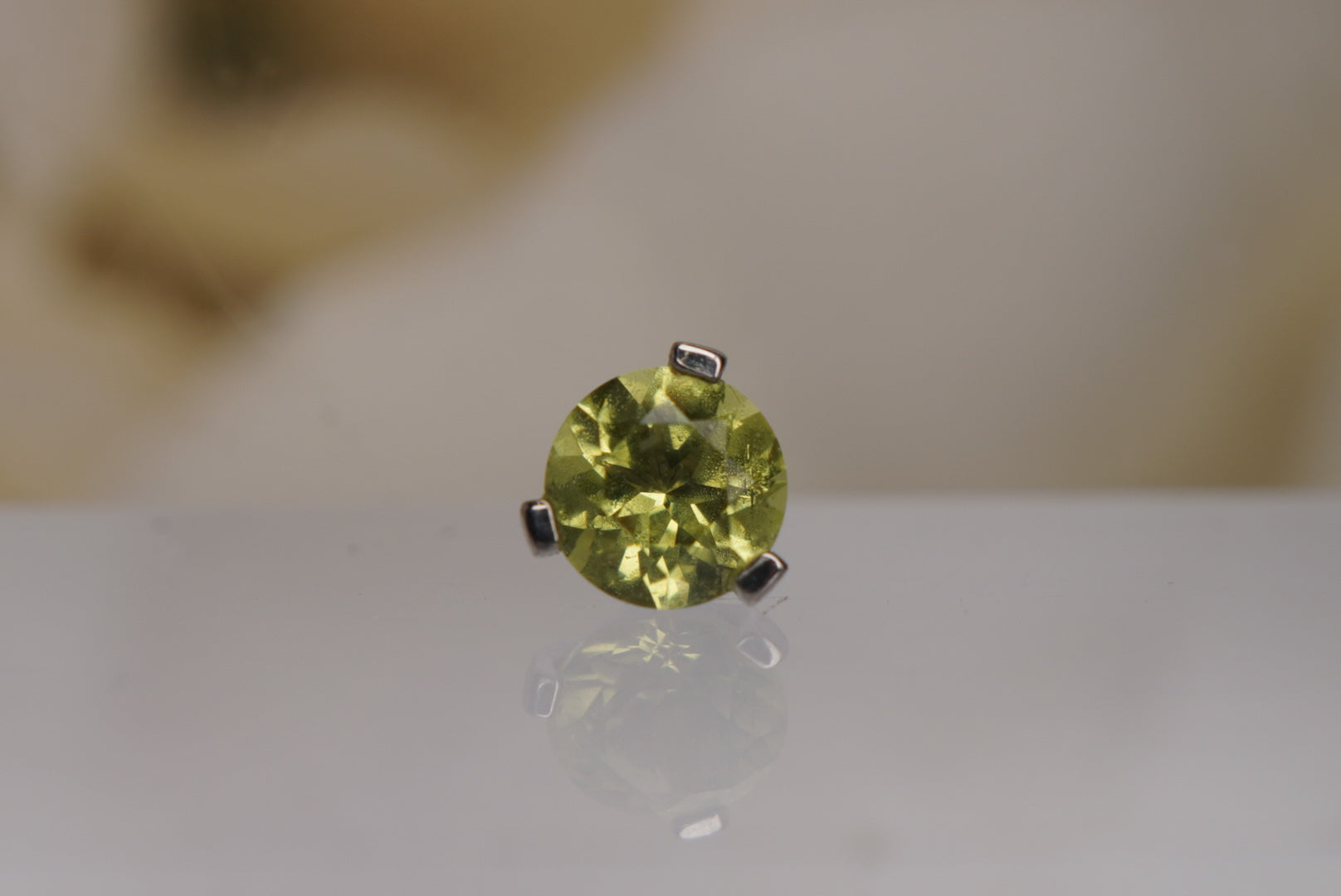 Paradise Green Crystal- Prong