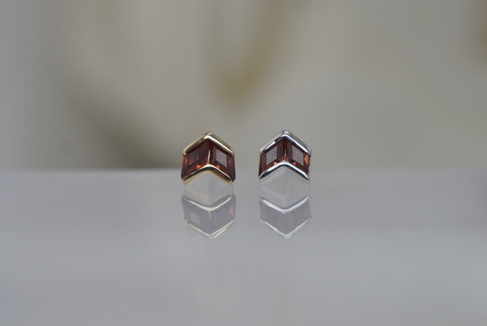 Vande with Garnet