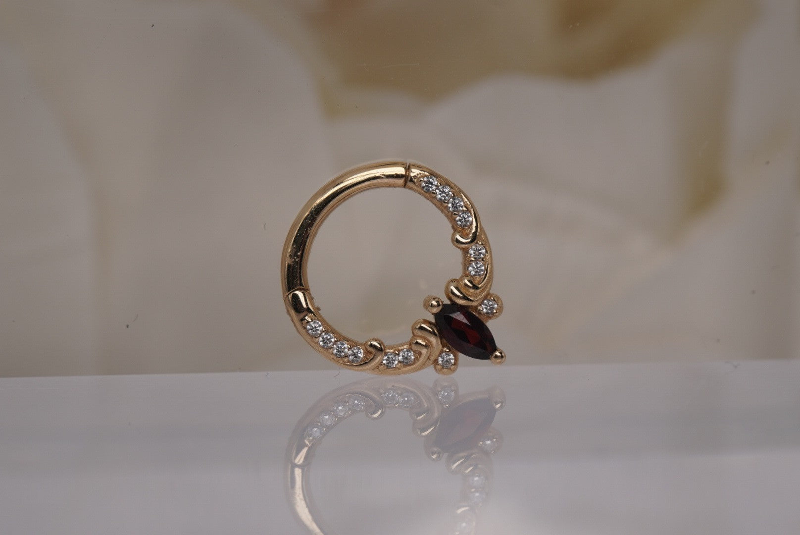 Coterie with Garnet