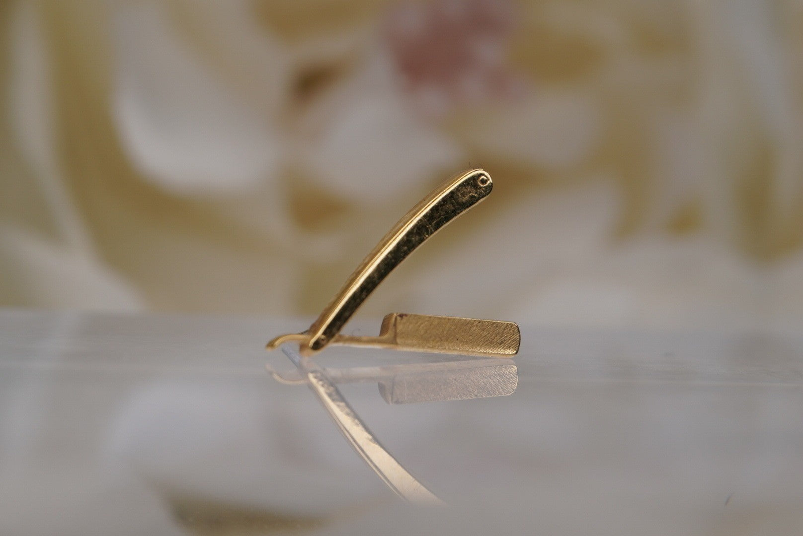 Straight Razor-Right