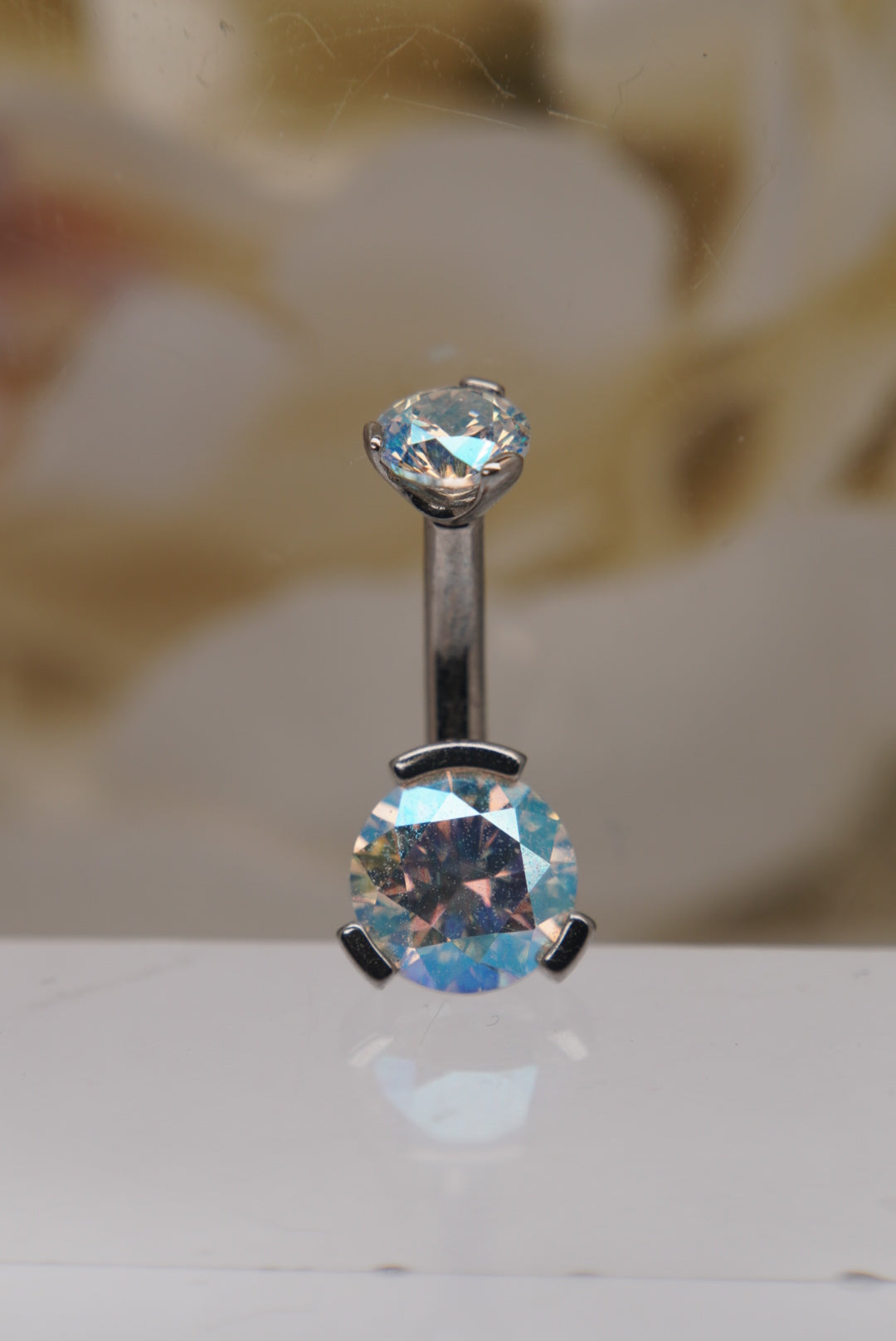 Paradise Shimmer Crystal Navel in a Prong Setting (4mm/6mm)