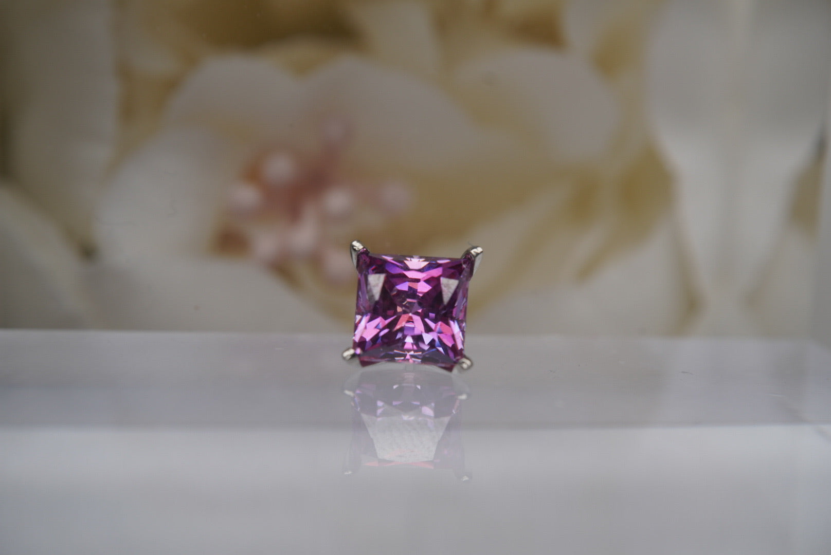 12/14g Princess Cut- Fancy Purple Crystal