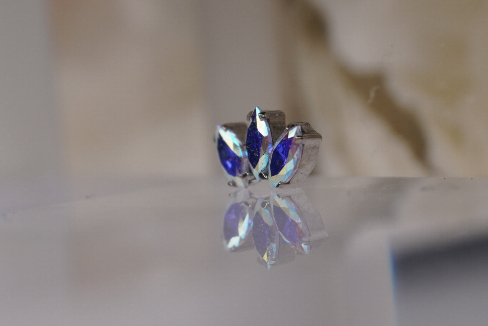 Aurora Borealis Marquis Fan 16g