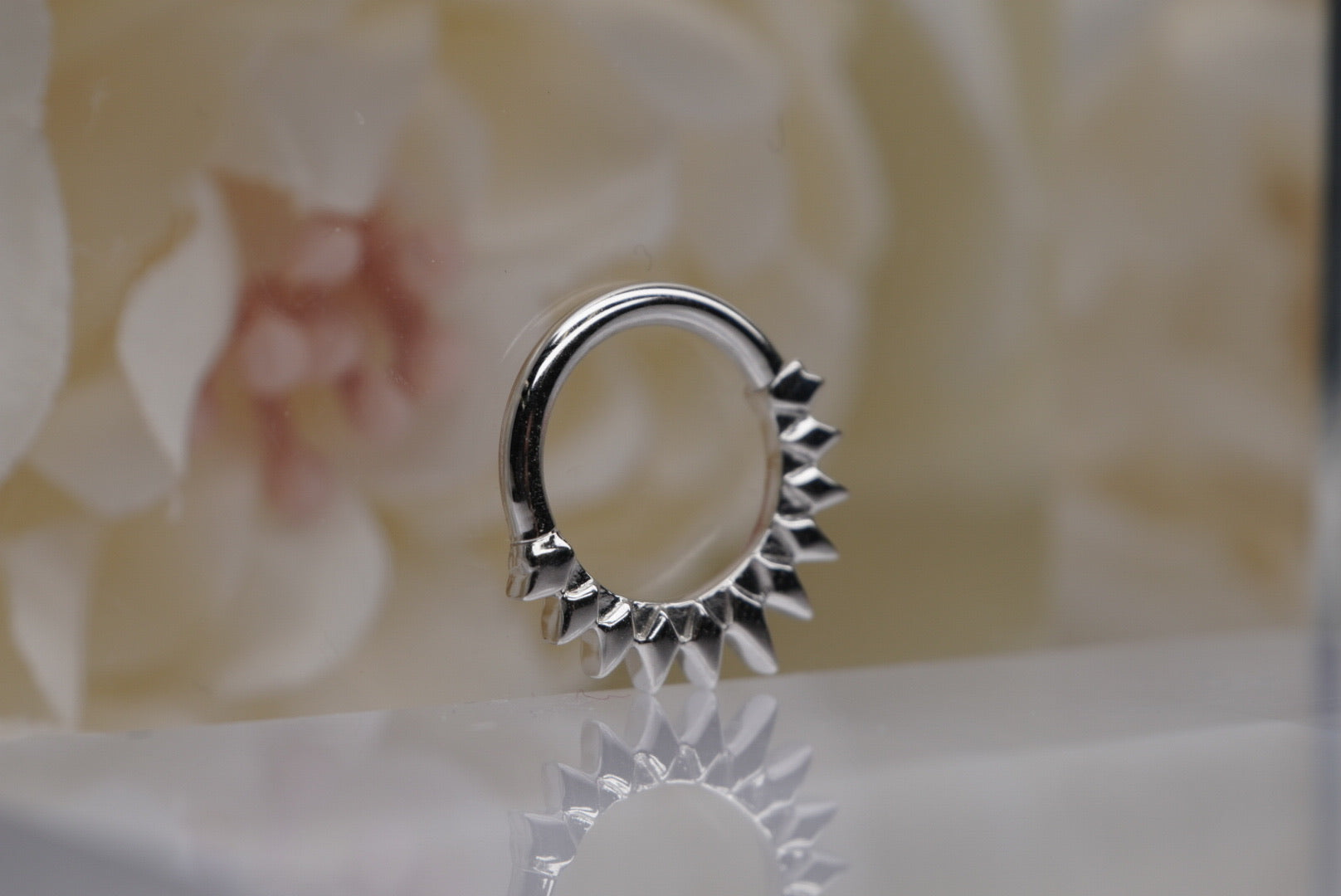 Petite Pyramid Seam Ring