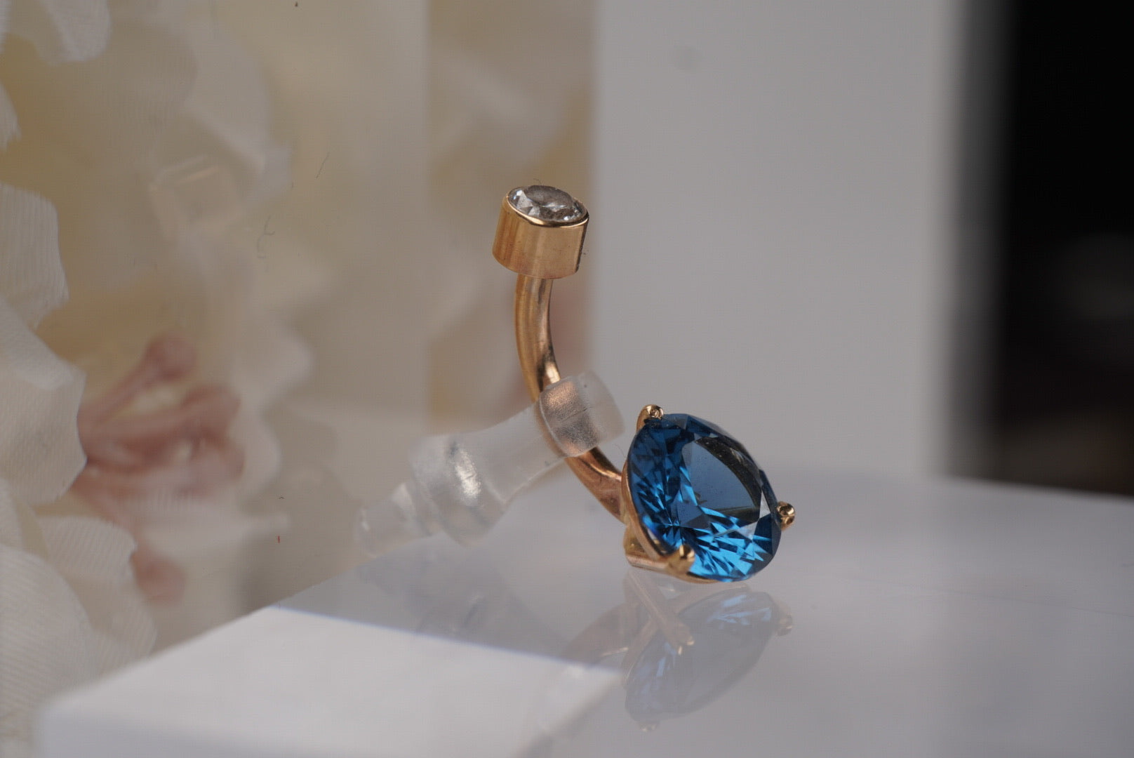 Topaz Blue Crystal in Yellow Gold Navel