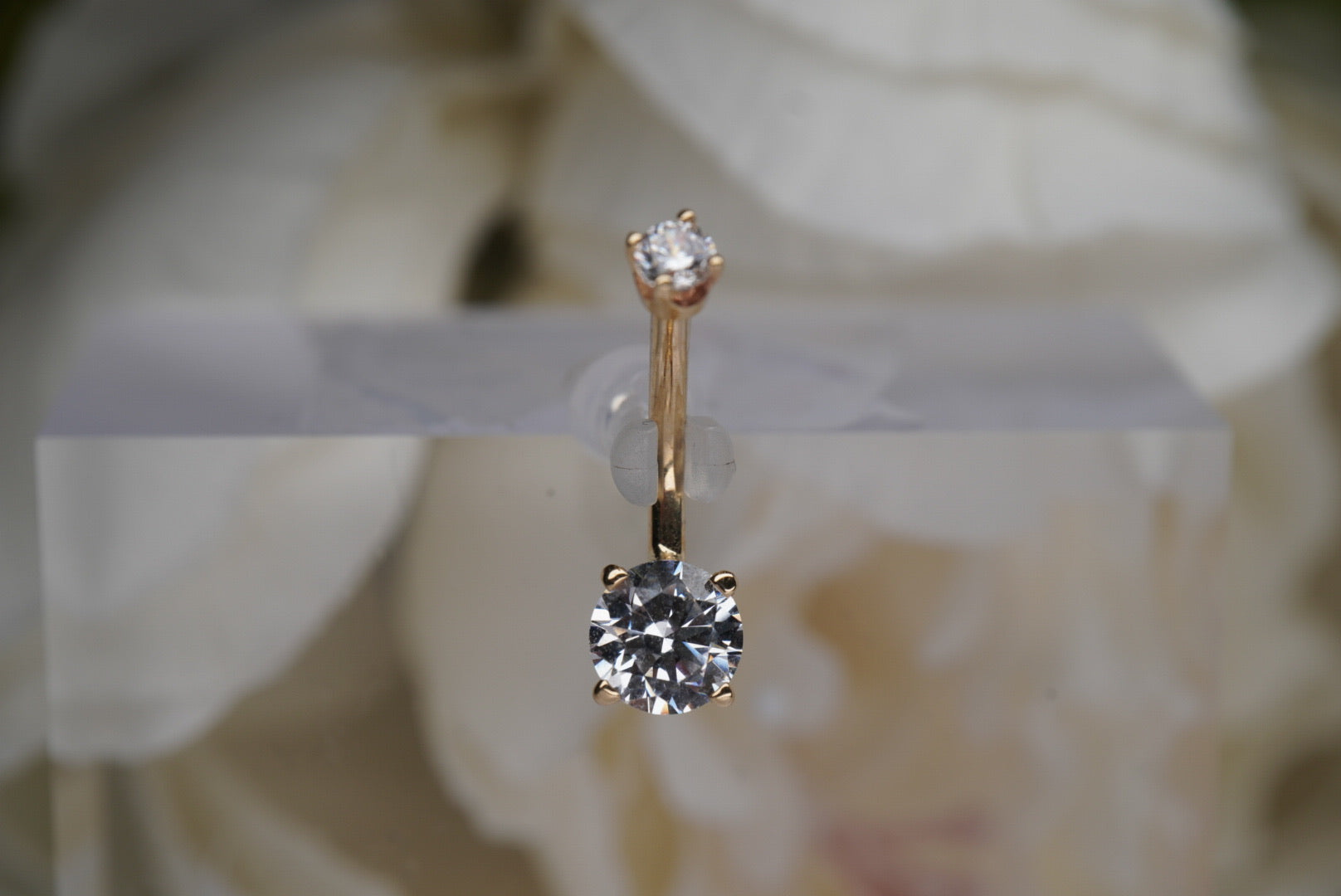 Prong Navel in Yellow Gold