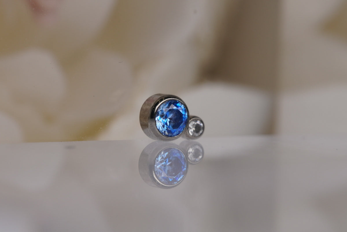 Anatometal 2-Gem Threaded End in Arctic Blue & White Crystals side view