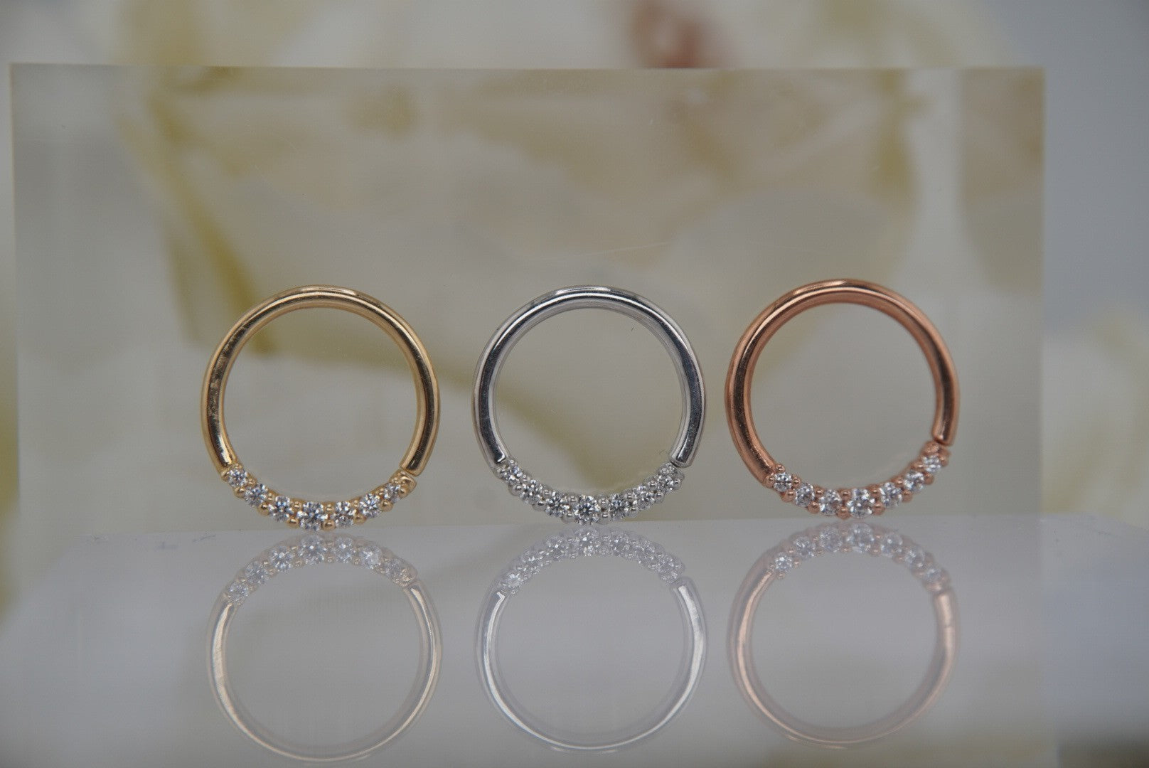 Audrey Seamless Ring- 16g 3/8"