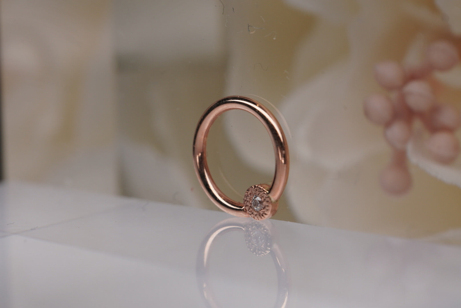 Hammered Bezel Foward Facing Ring in Rose Gold