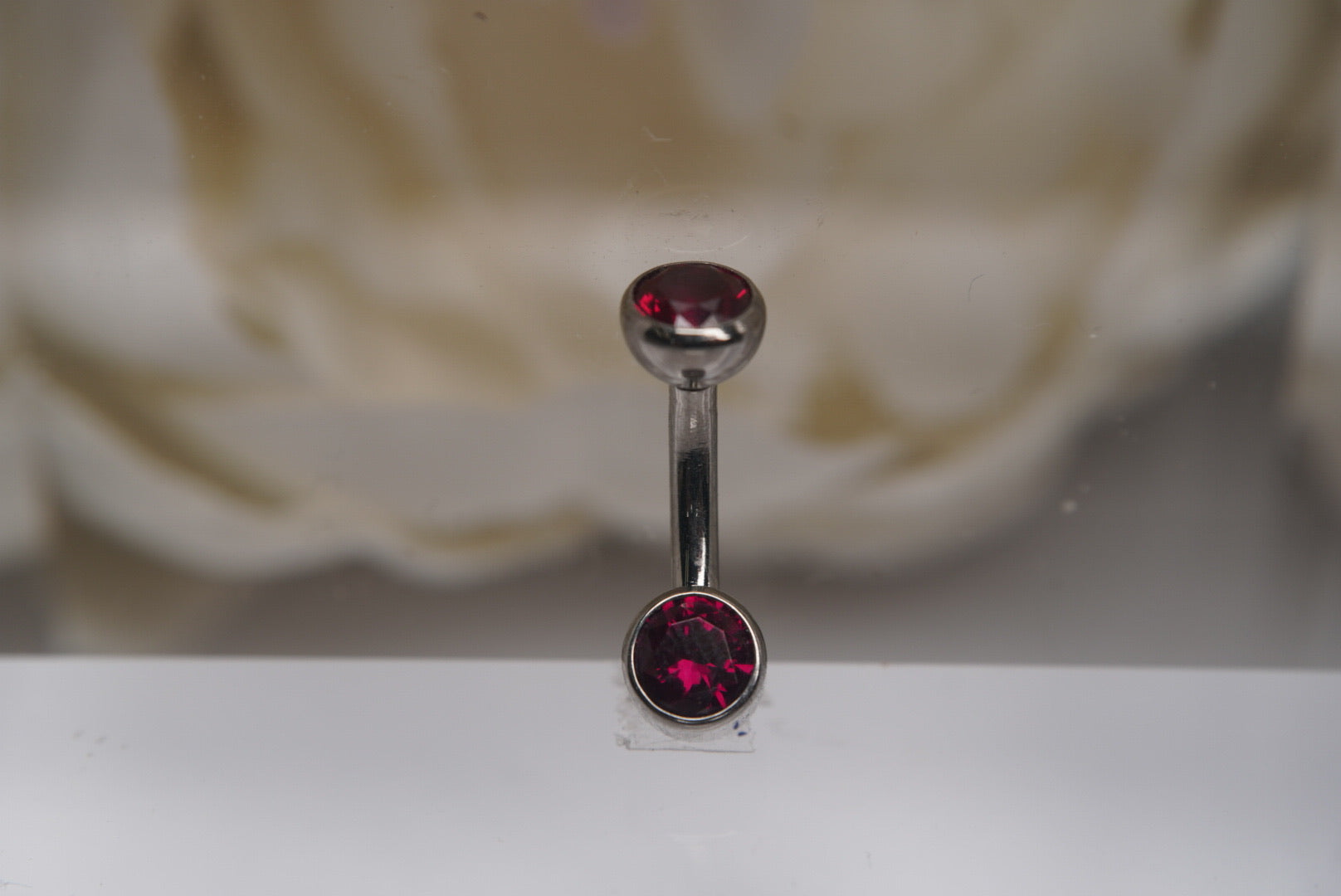 Dark Ruby Red Crystal Navel in a Bezel Setting (4mm/4mm)