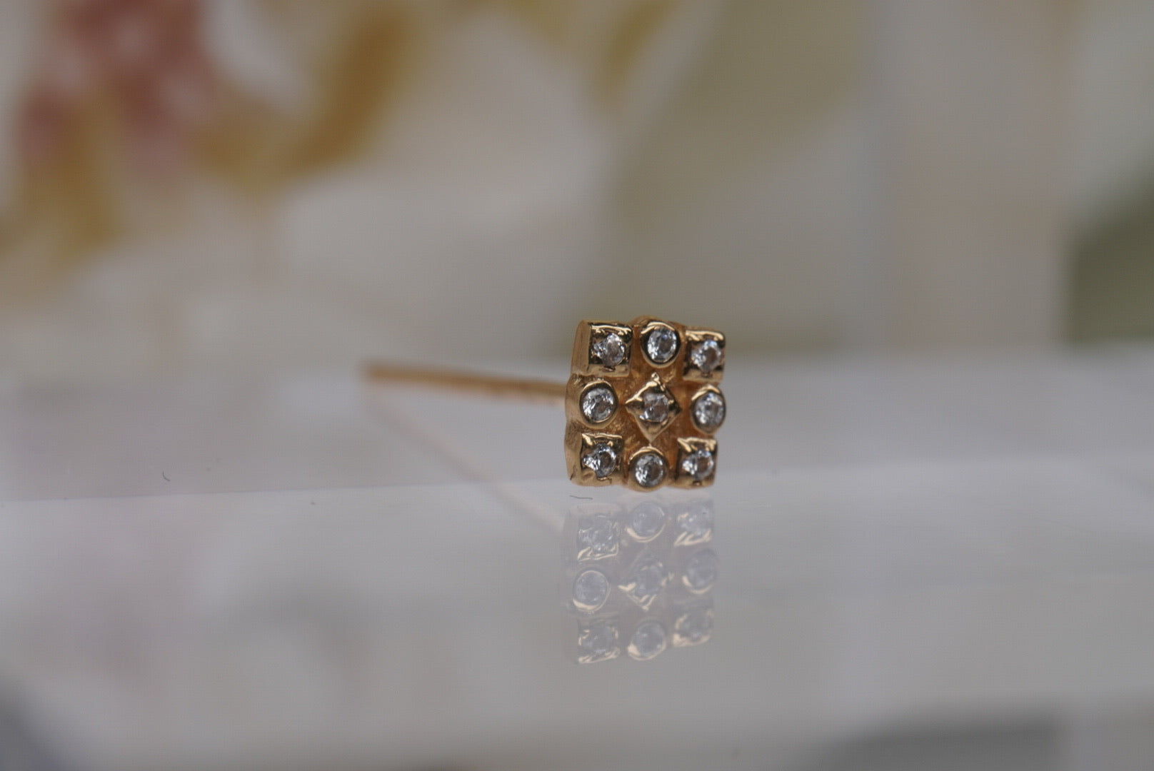 Zanzibar Nostril Screw in Yellow Gold