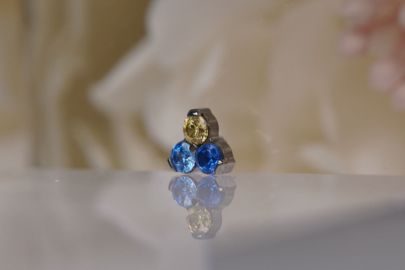 Trinity- 4mm (Blues & Yellow)-12/14g