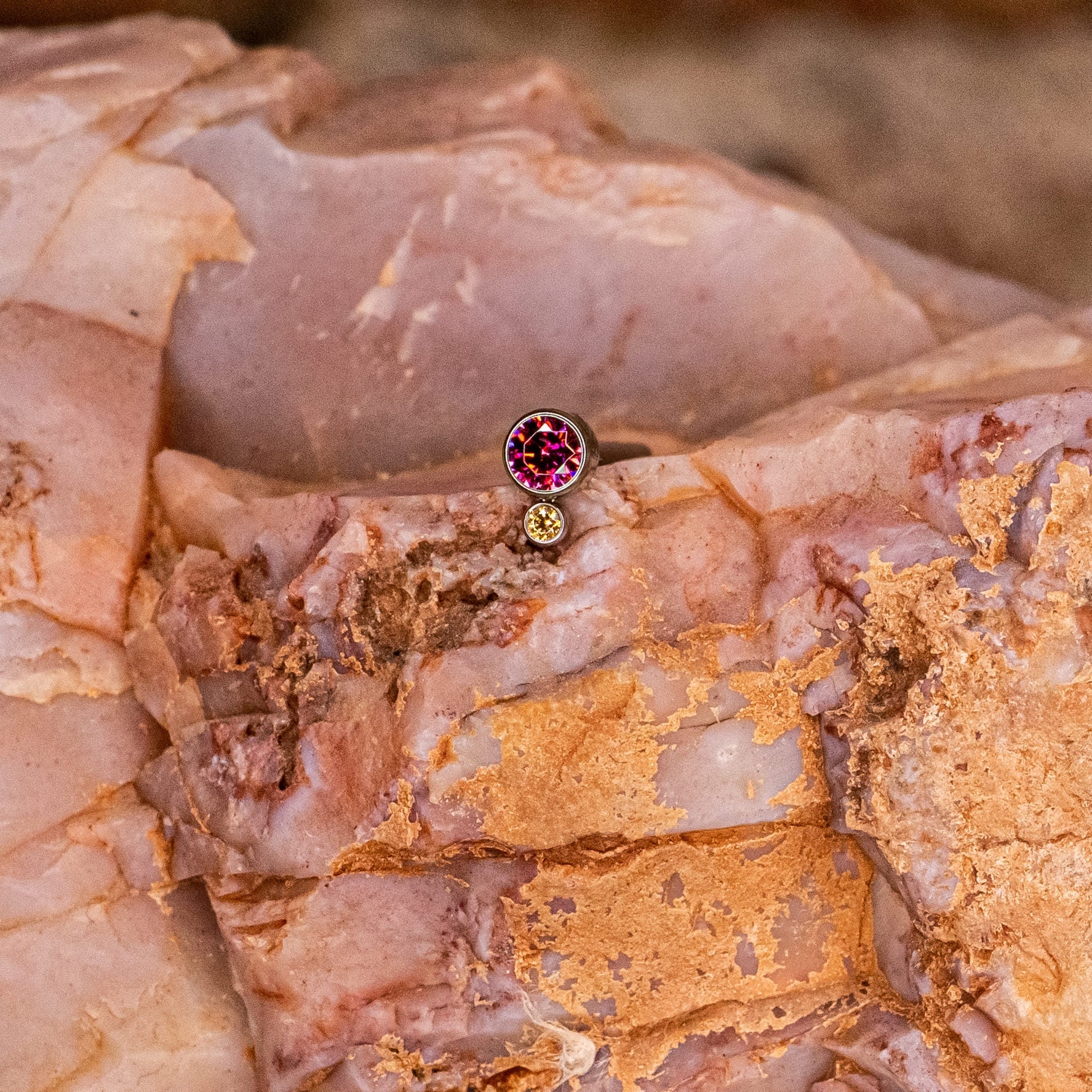 2-Gem (Red with Amber)