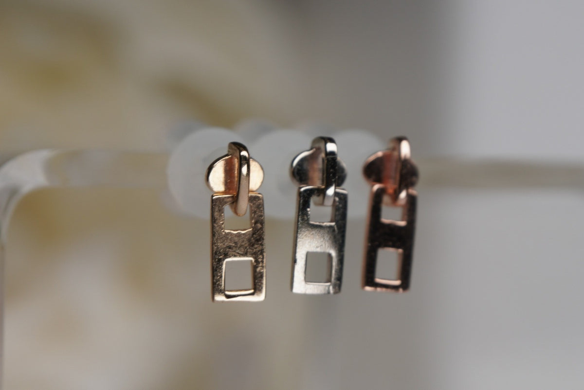 14k Gold 4 x 7.5 mm "Zipper" in yellow, white and rose gold, angled front view