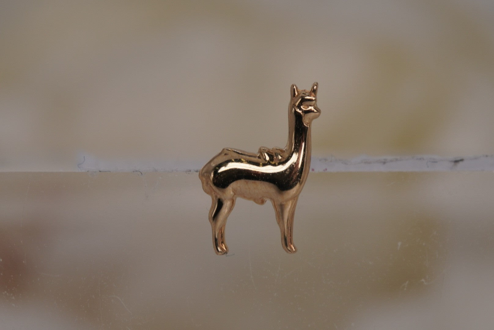 Mama Llama- Right Facing