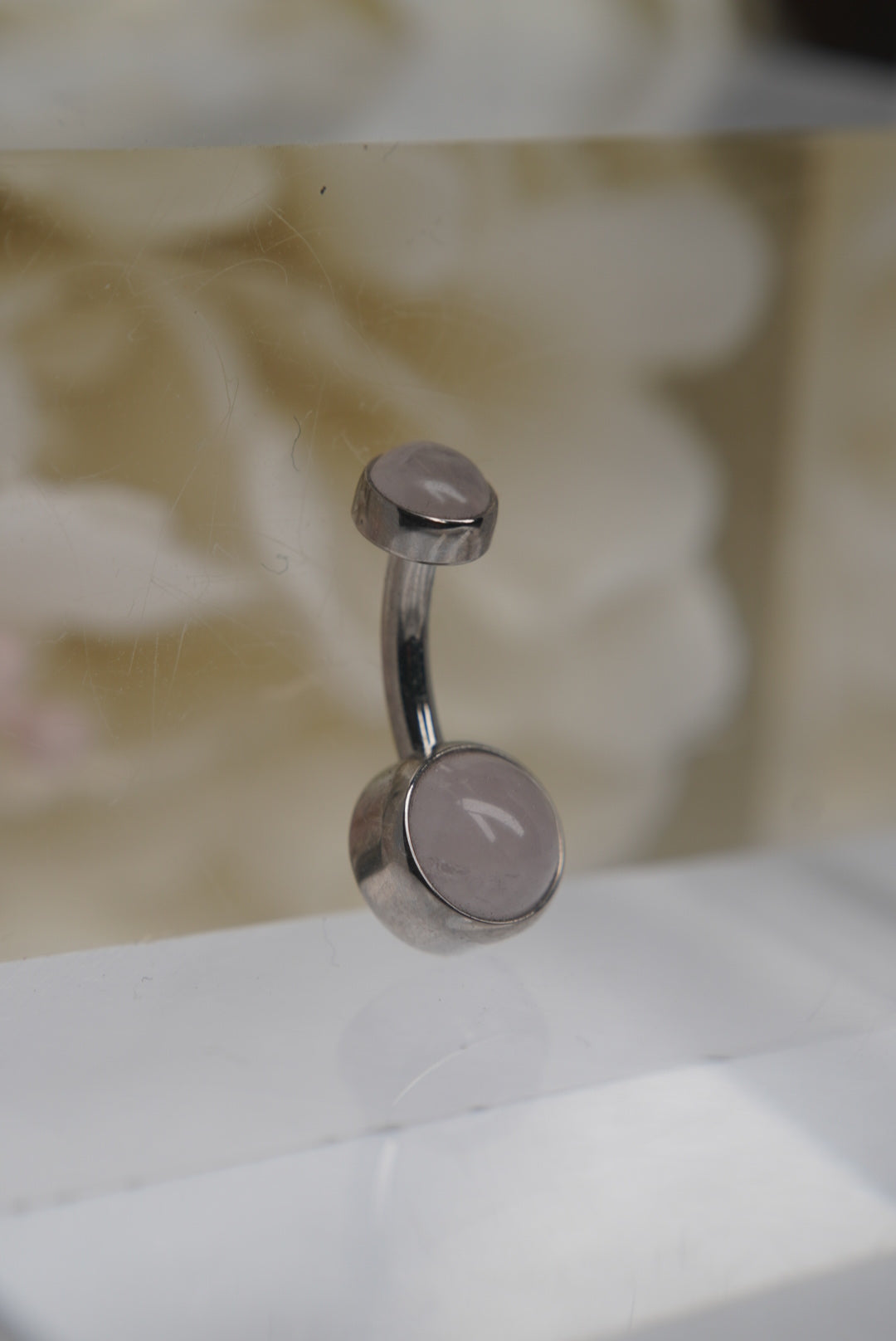 Rose Quartz Navel in a Bezel Setting (4mm/6mm)