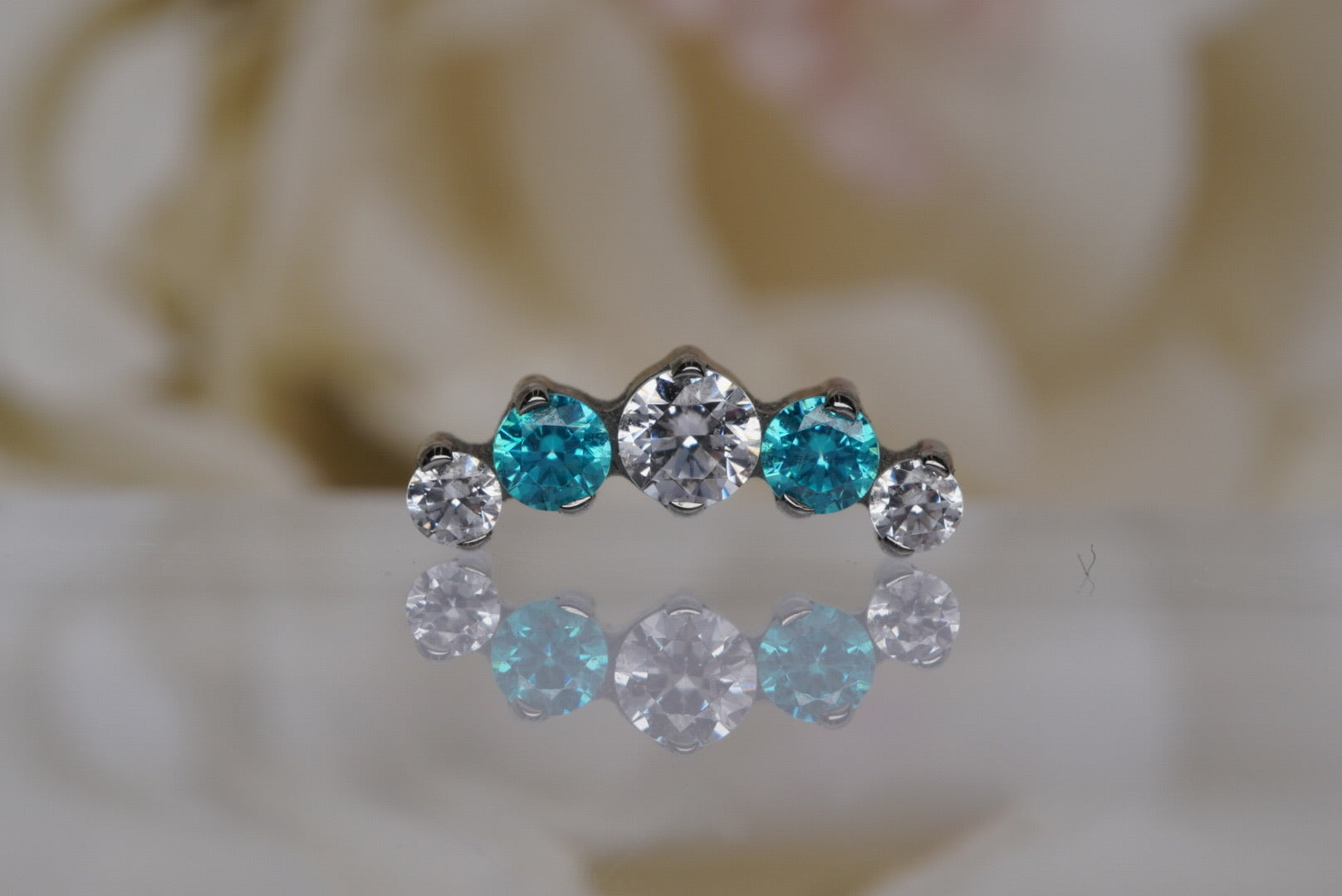 Mint Green & White Crystal Prium- 12/14g