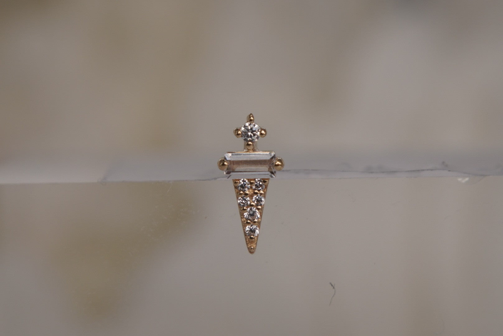 Dystrikt with Crystals