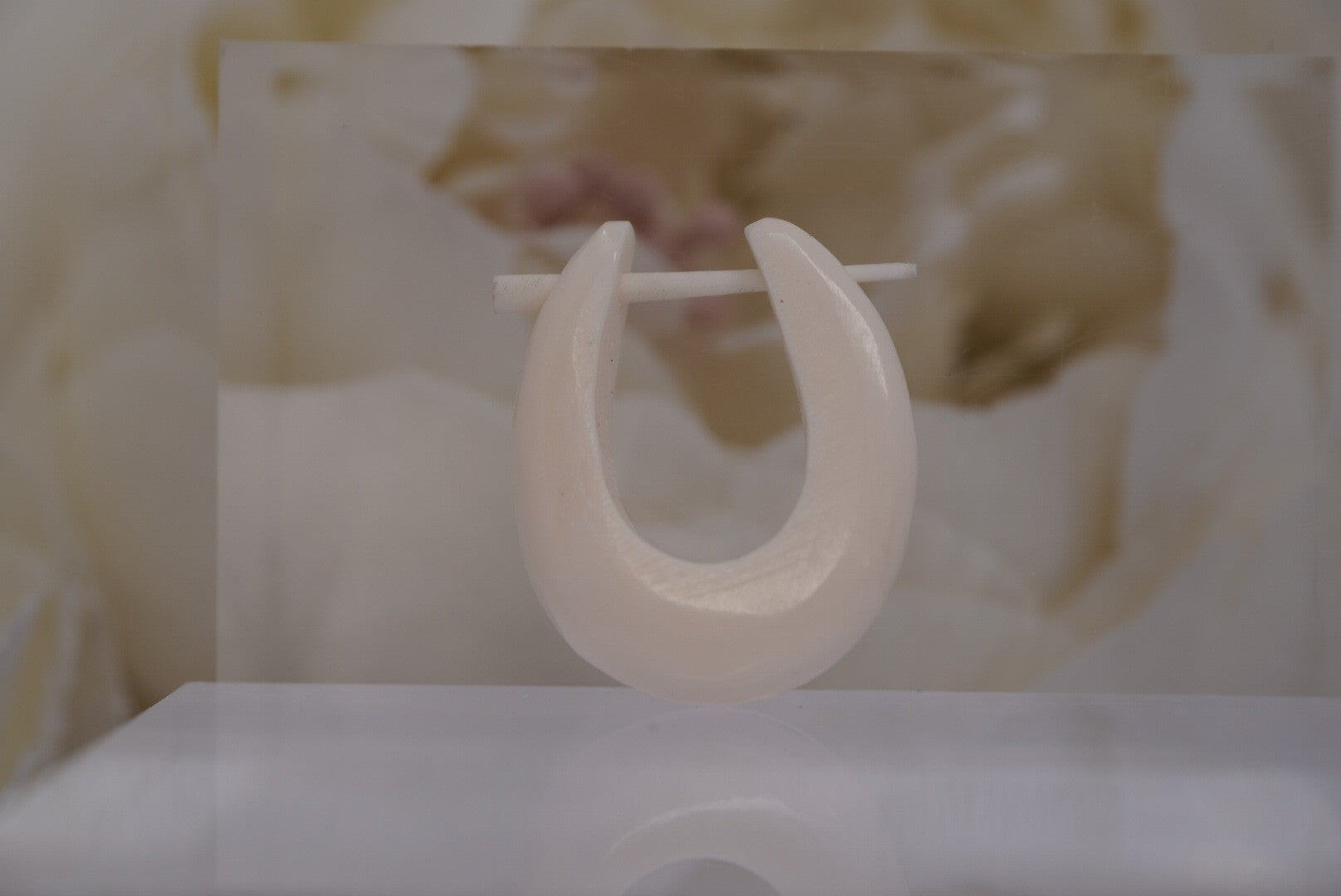 16g White Stone Hanger