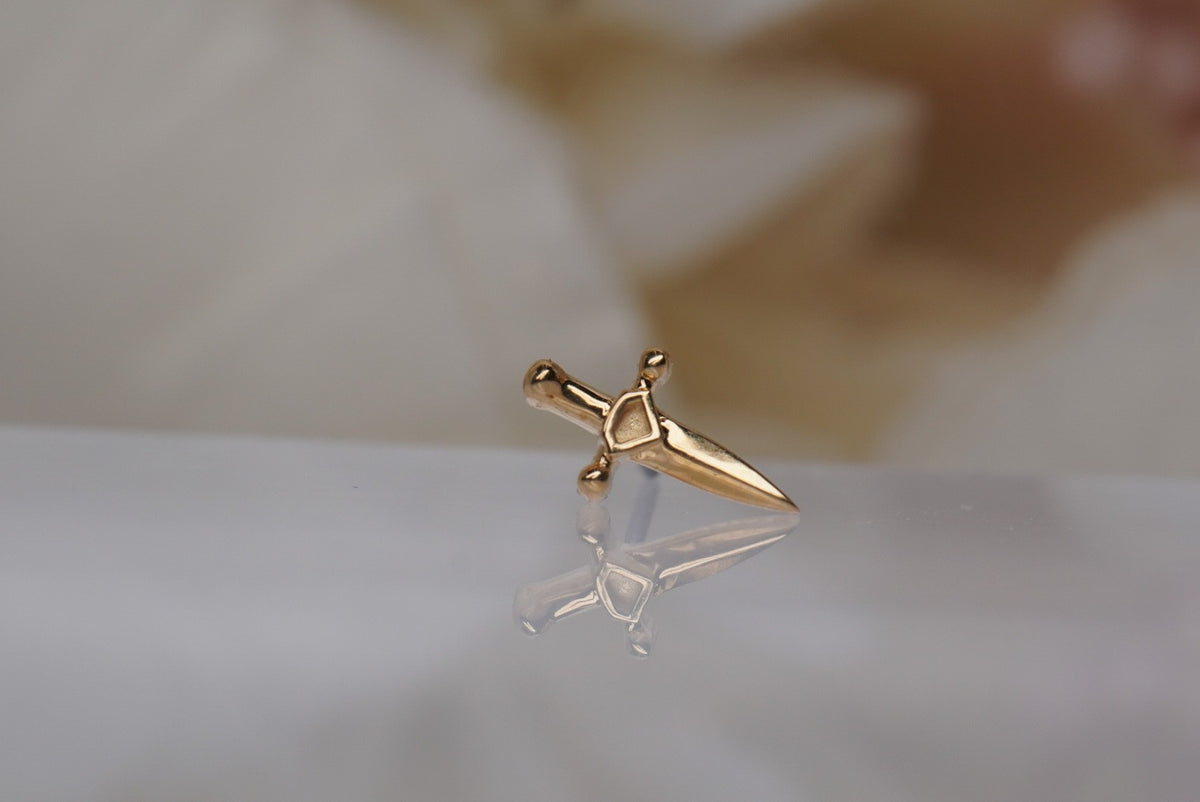 18k Gold Dagger