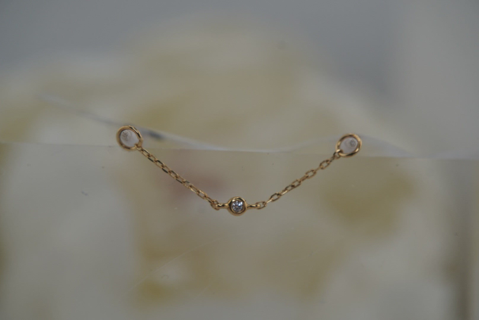 Single Chain with a Round Crystal