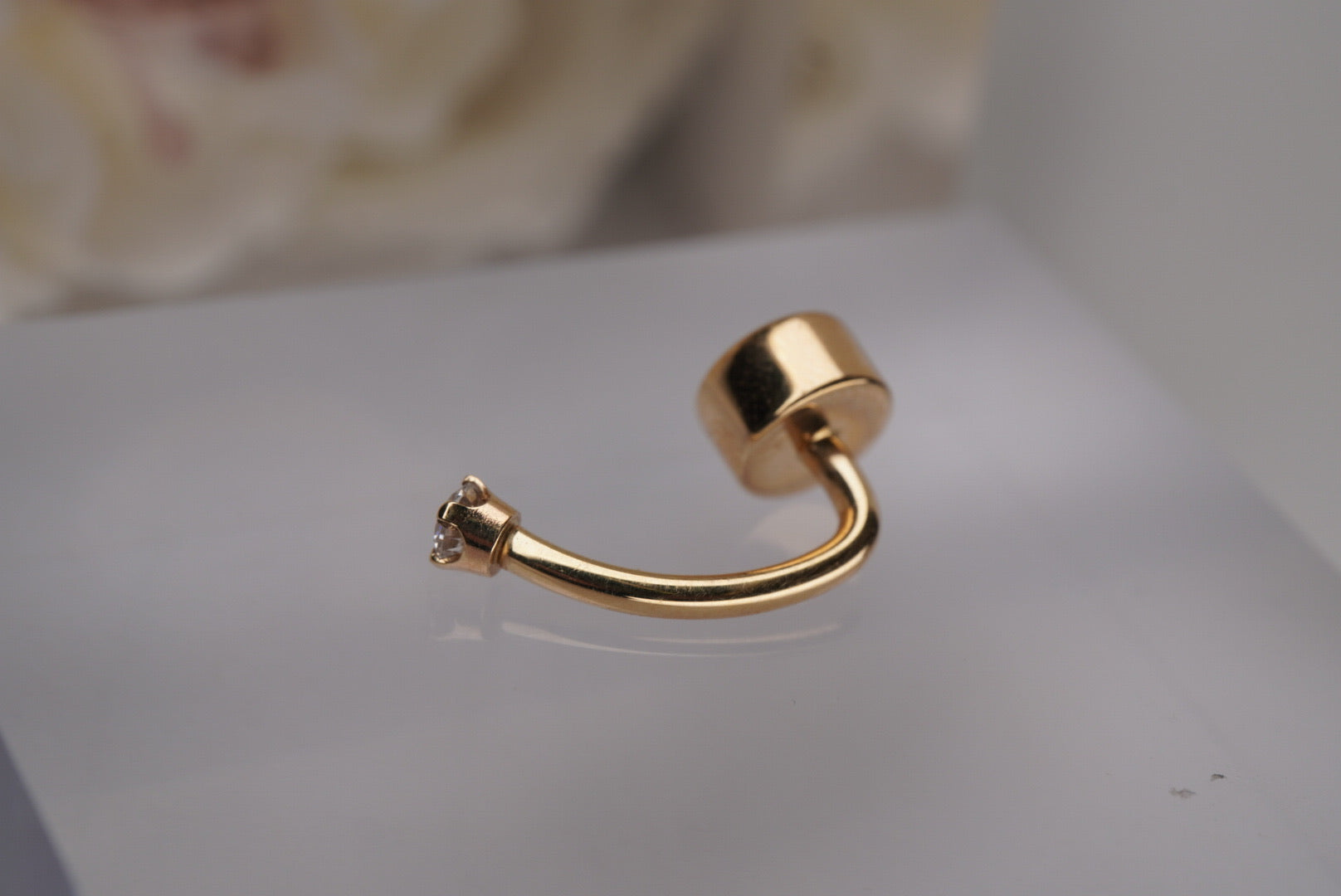 6mm Bezel Navel in Yellow Gold