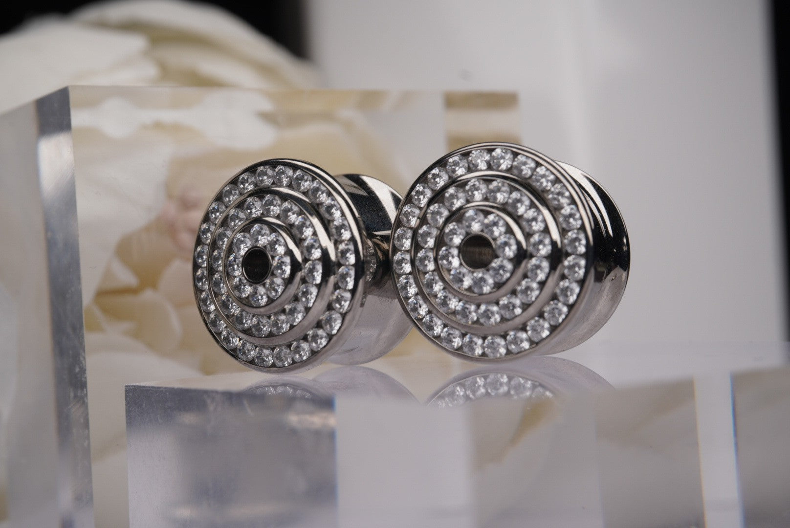 Gemmed Plugs in White- 5/8g