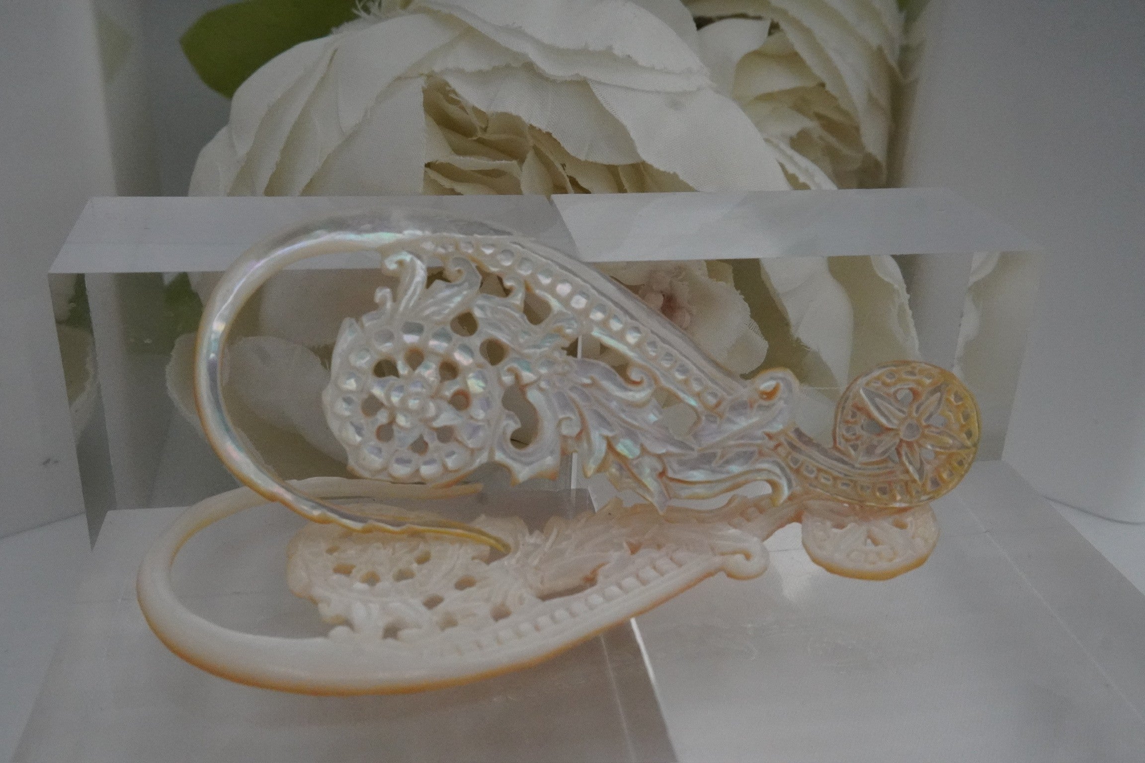 Shell Filigree Star Hangers