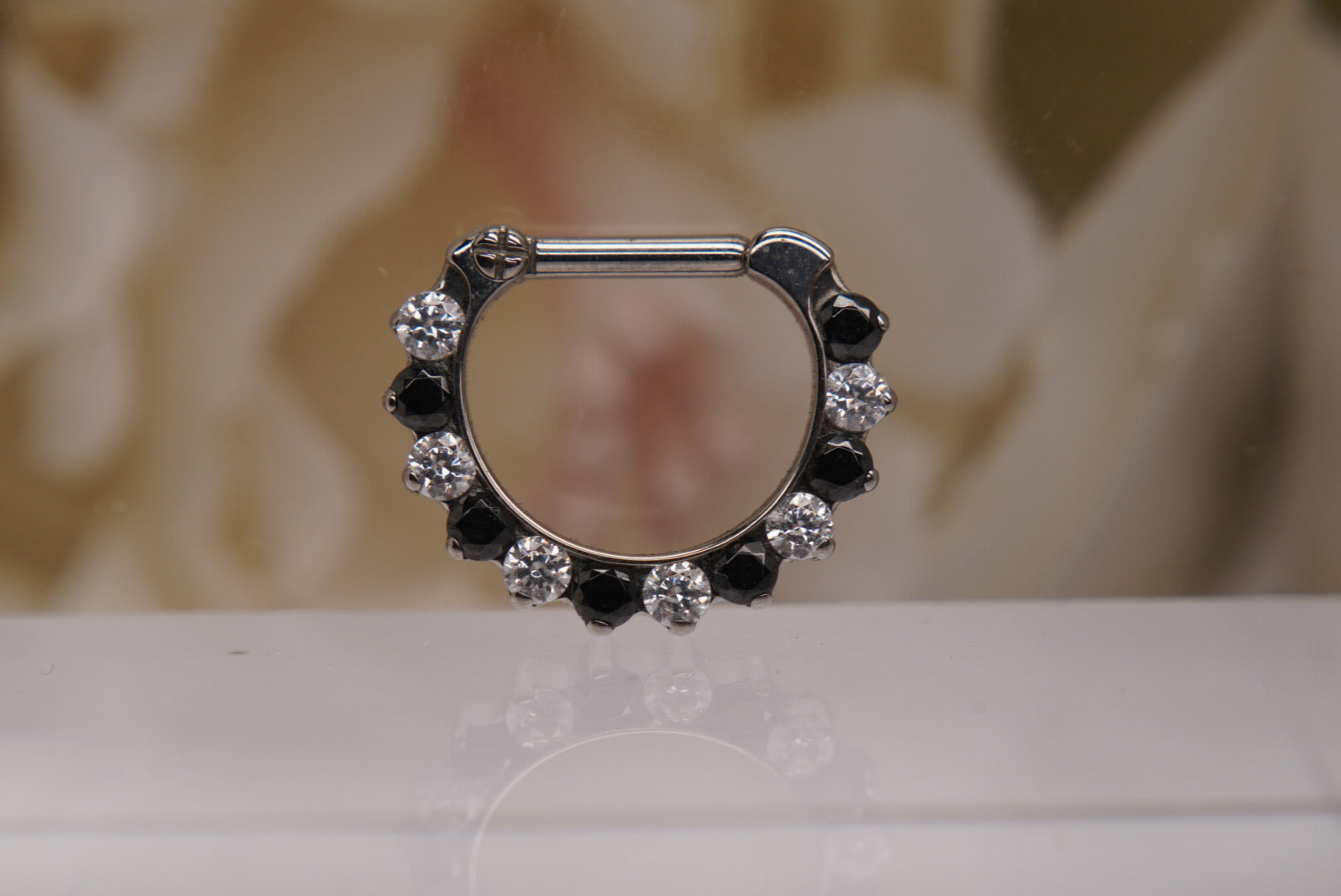 12 Gem Black & White Crystal Clicker in 16g