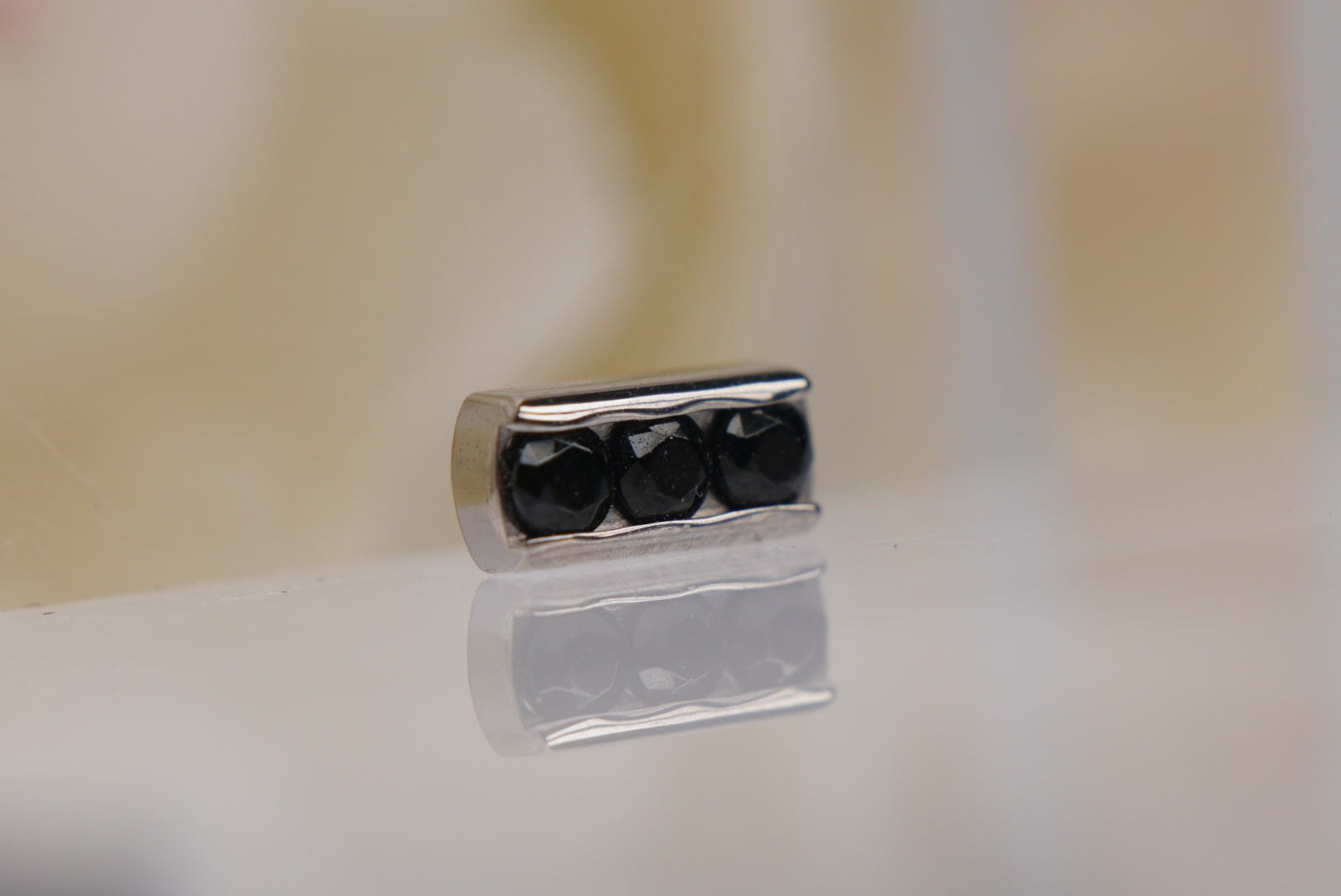 3-Gem Channel (Black)