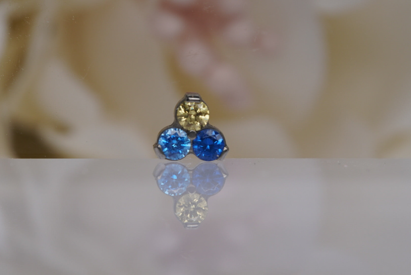 Trinity- 4mm (Blues & Yellow)-12/14g