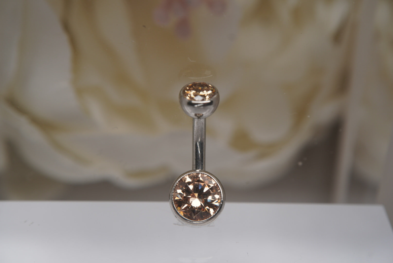Champagne Crystal Navel in a Bezel Setting (4mm/6mm)