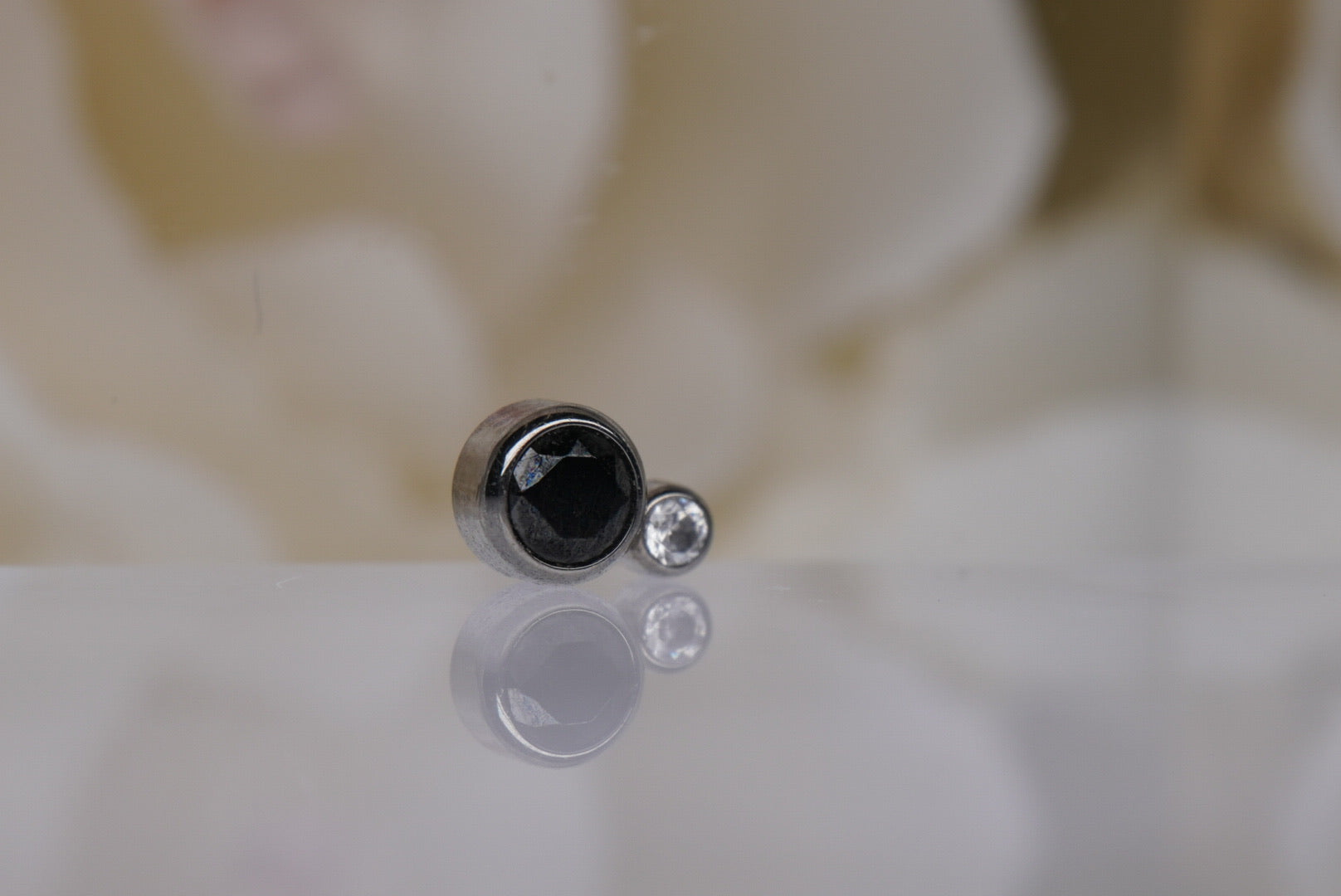 2-Gem (Black with White)-12/14g