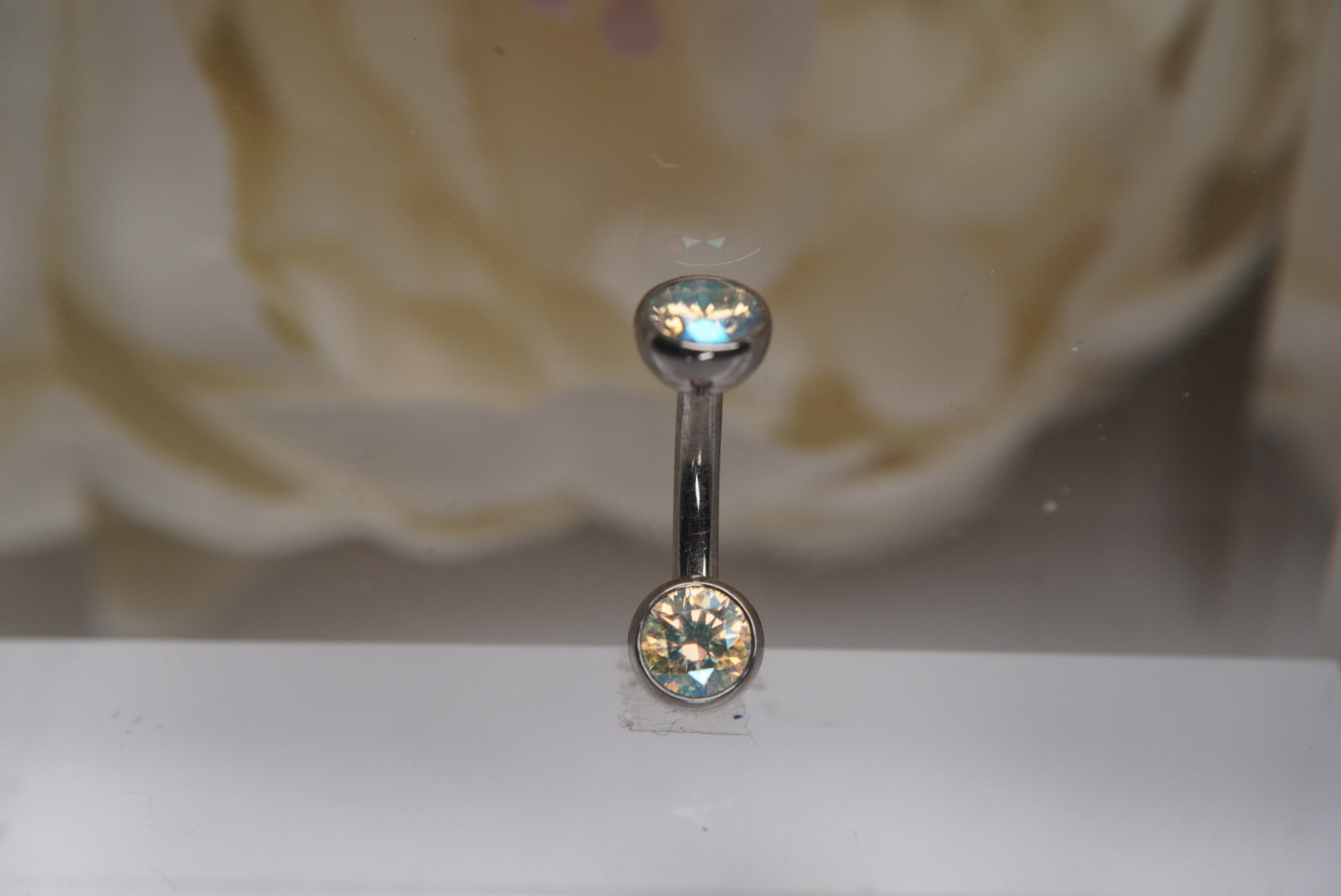 Paradise Shimmer Crystal Navel in a Bezel Setting (4mm/4mm)