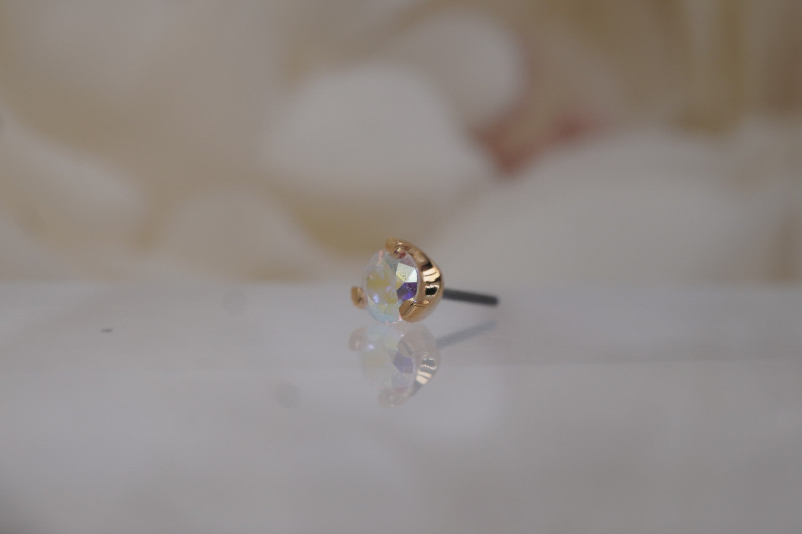 3mm Aurora Borealis Yellow Gold Prong