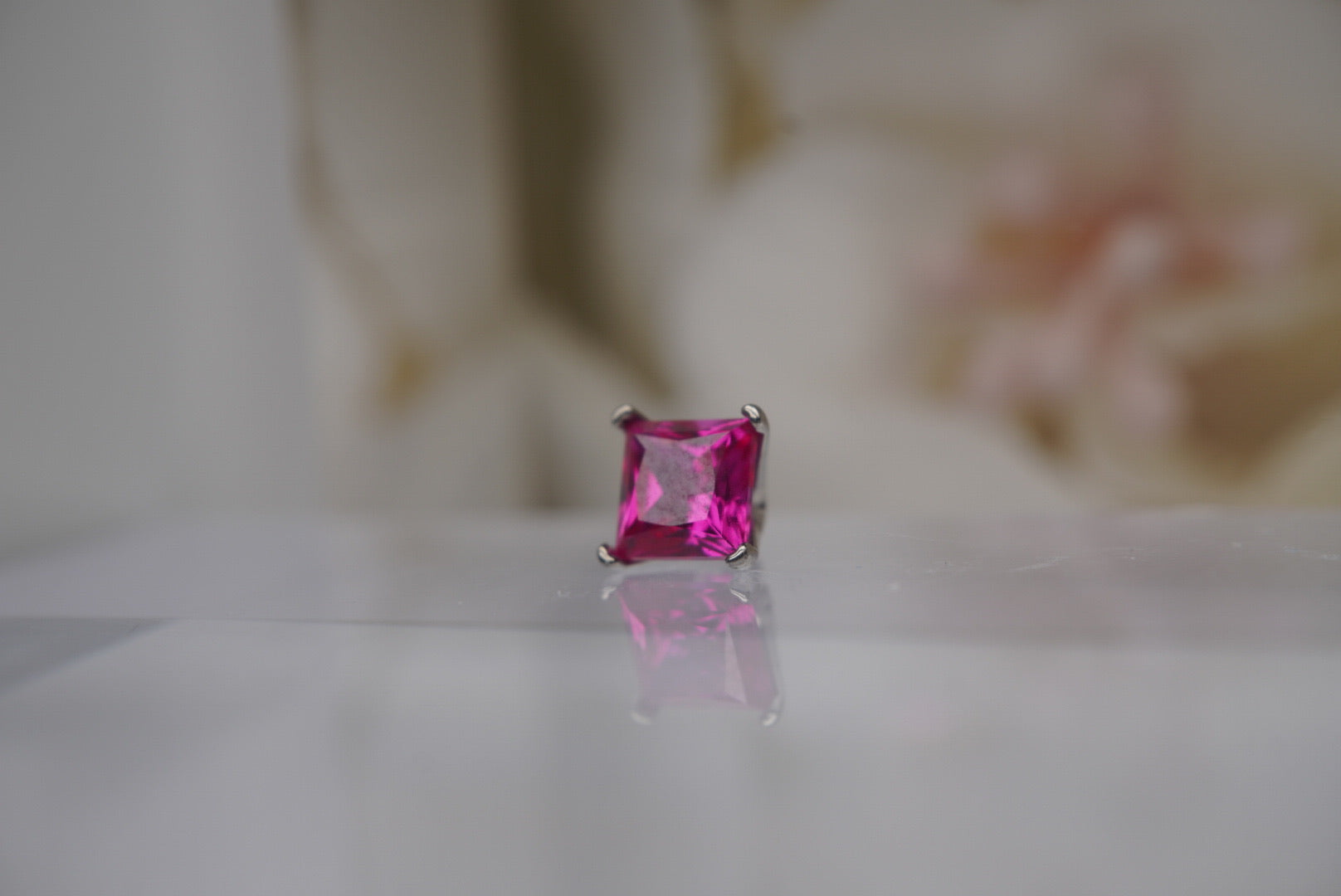 Princess Cut 16g/18g- Ruby Red Crystal