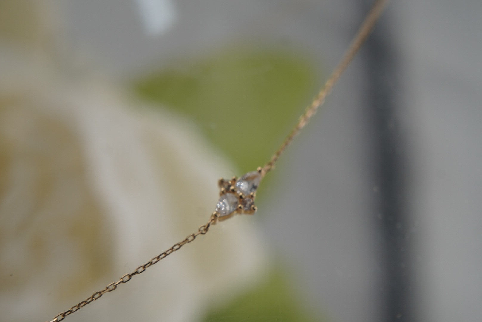 Elysian Necklace with WHITE SAPPHIRES in Yellow Gold
